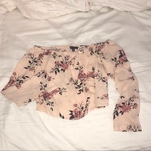 Off-the-shoulder Kendall and Kylie Top!!